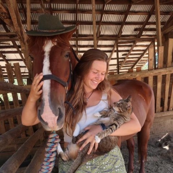 Meet your Posher, Kelly - Picture 1 of 1